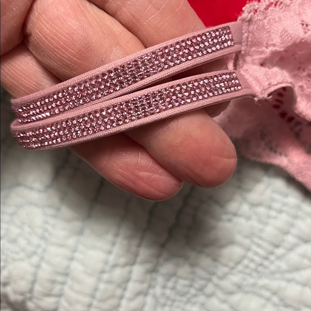 VS Elegant Lace panty Set - Red and Pink - Picture 2 of 3
